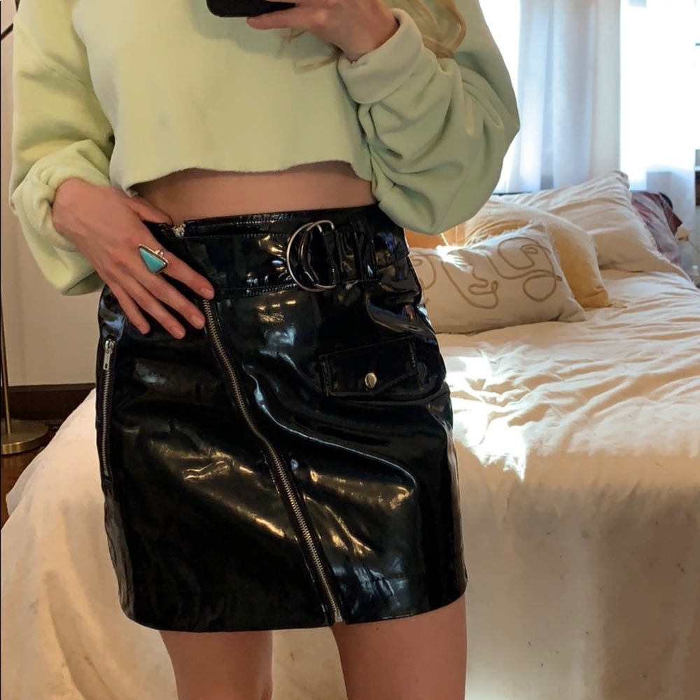 Vinyl mini black skirt